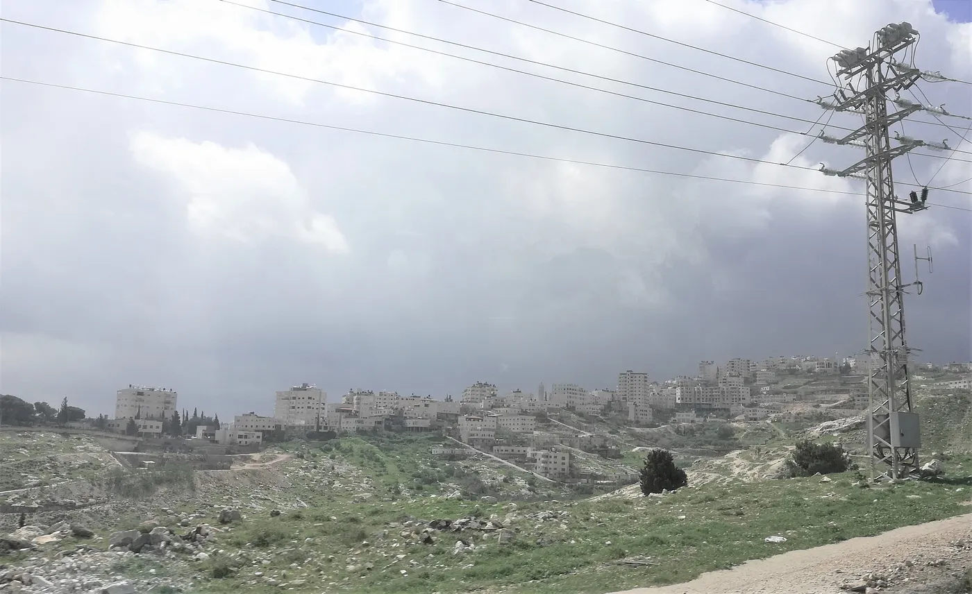 Can blended finance solutions fund distributed infrastructure in conflict zones?